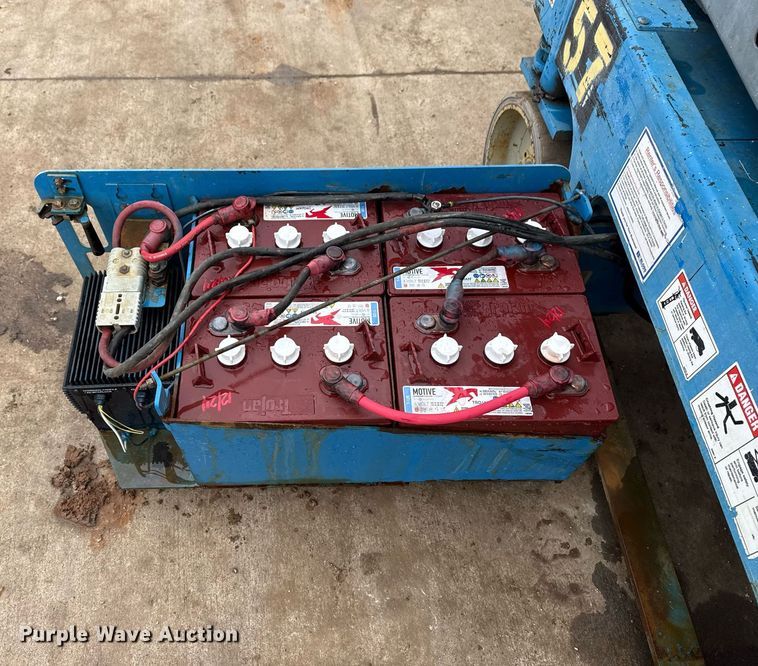 image for item DM5566 2005 Genie Lift GS-1930 scissor lift