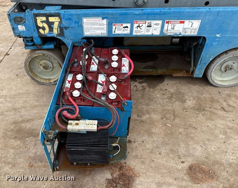 image for item DM5566 2005 Genie Lift GS-1930 scissor lift