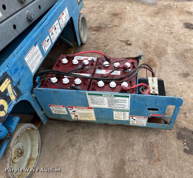 image for item DM5566 2005 Genie Lift GS-1930 scissor lift