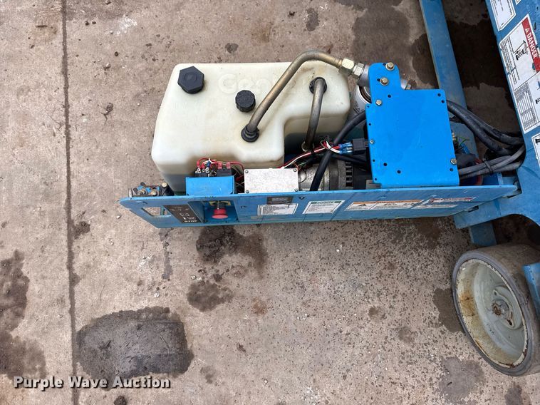 image for item DM5566 2005 Genie Lift GS-1930 scissor lift