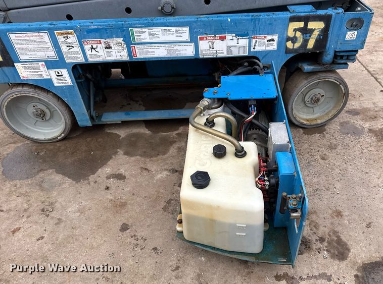 image for item DM5566 2005 Genie Lift GS-1930 scissor lift