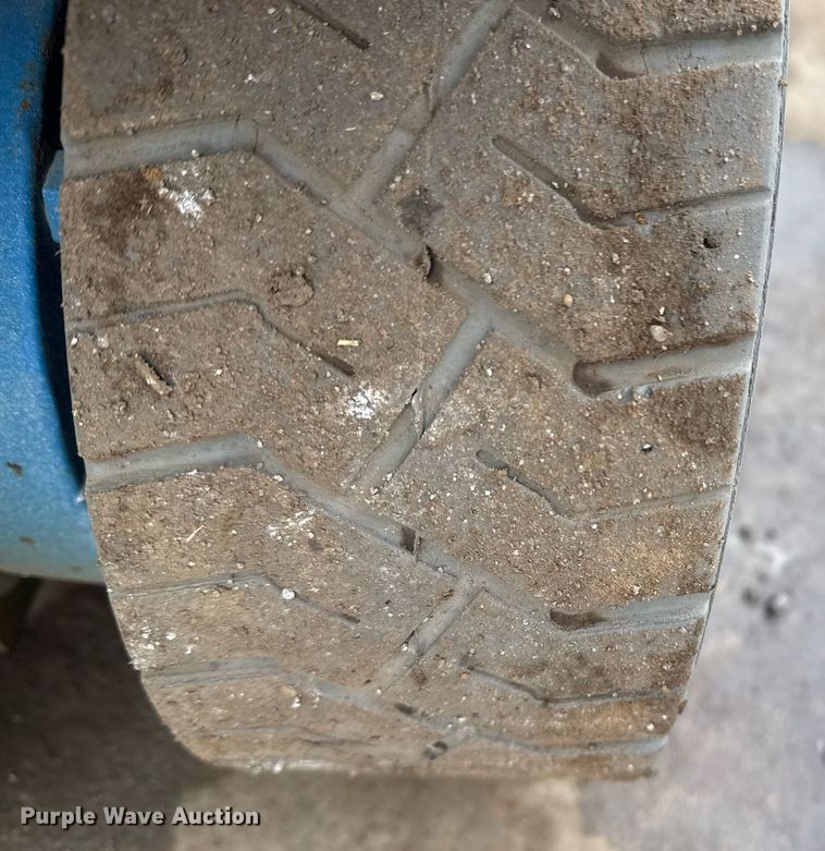 image for item DM5566 2005 Genie Lift GS-1930 scissor lift