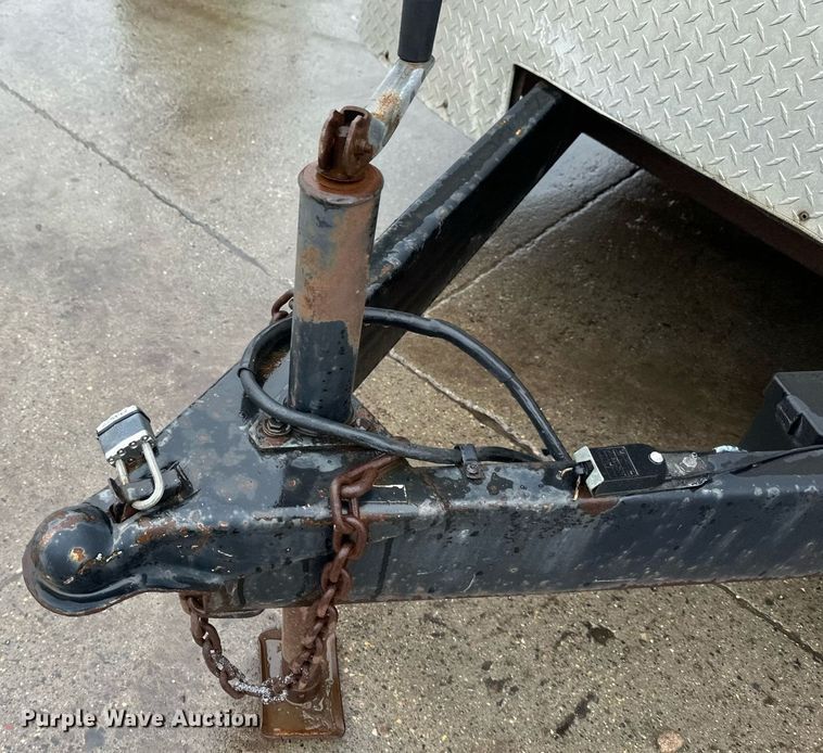 image for item DN0914 1998 Continental  enclosed cargo trailer