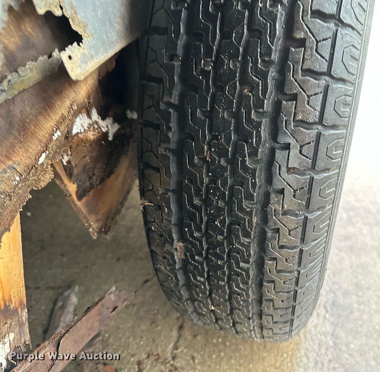 image for item DN0914 1998 Continental  enclosed cargo trailer