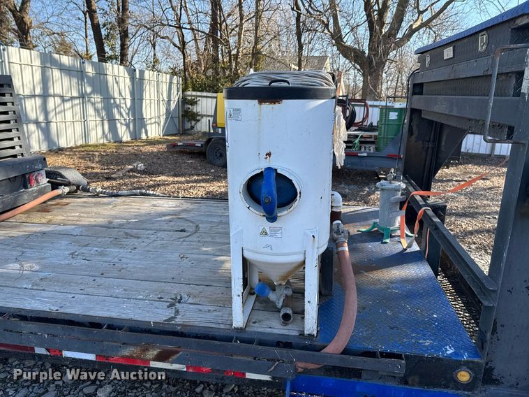 image for item DO0268 2013 Starlite equipment trailer