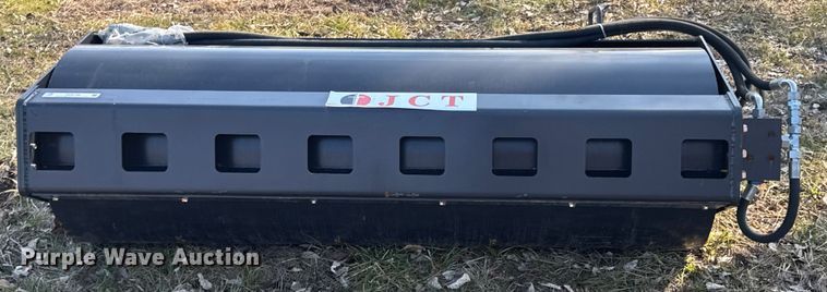 image for item DO0283 JCT skid steer roller