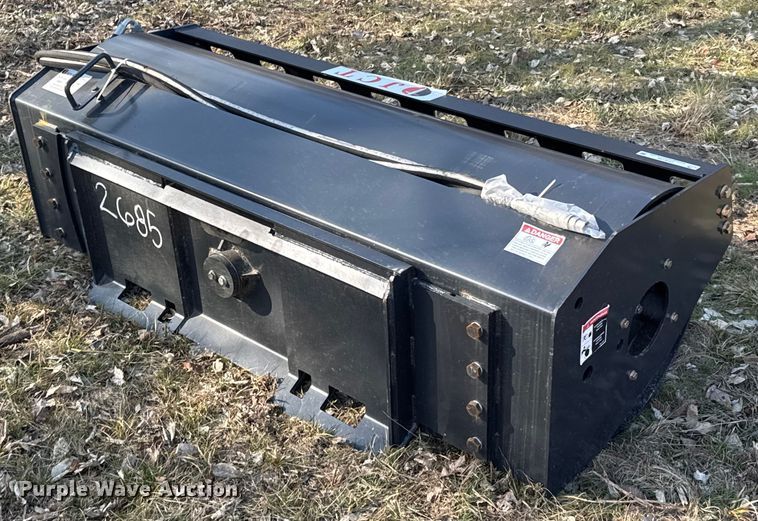 image for item DO0283 JCT skid steer roller