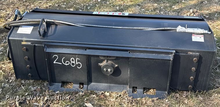 image for item DO0283 JCT skid steer roller