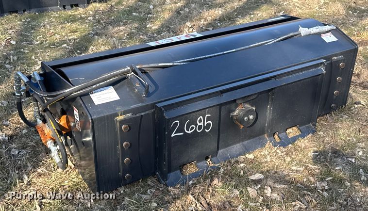 image for item DO0283 JCT skid steer roller