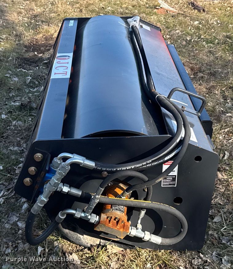 image for item DO0283 JCT skid steer roller