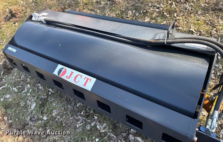 image for item DO0283 JCT skid steer roller