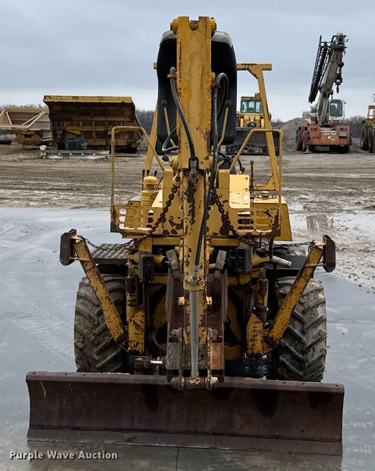 image for item DO0291 1986 Vermeer V-440 trencher