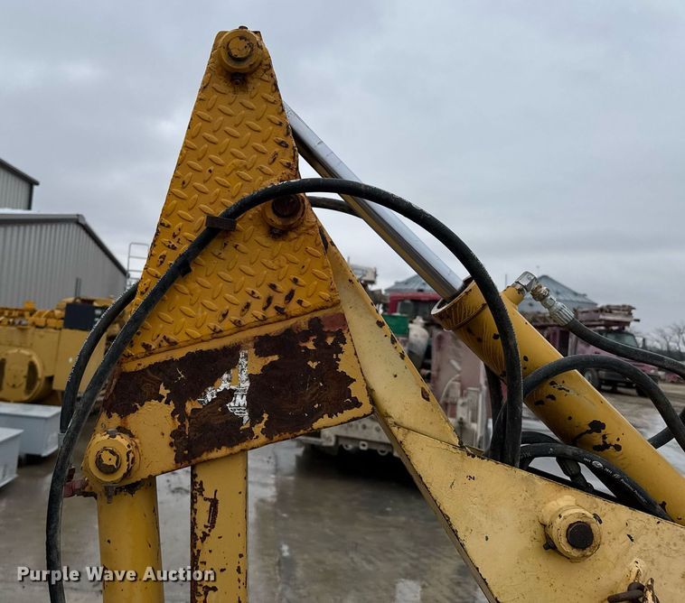 image for item DO0291 1986 Vermeer V-440 trencher