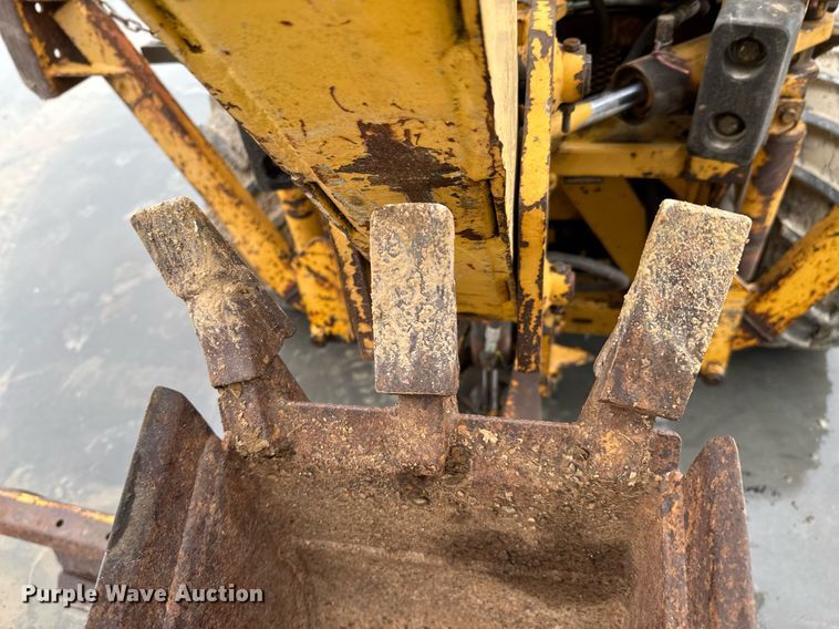 image for item DO0291 1986 Vermeer V-440 trencher