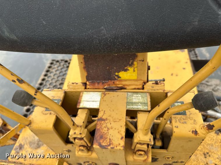 image for item DO0291 1986 Vermeer V-440 trencher