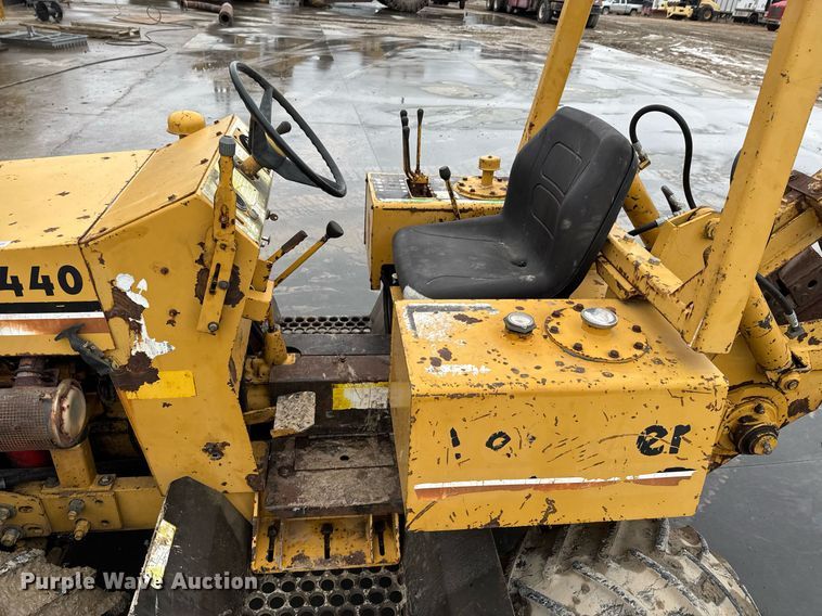 image for item DO0291 1986 Vermeer V-440 trencher