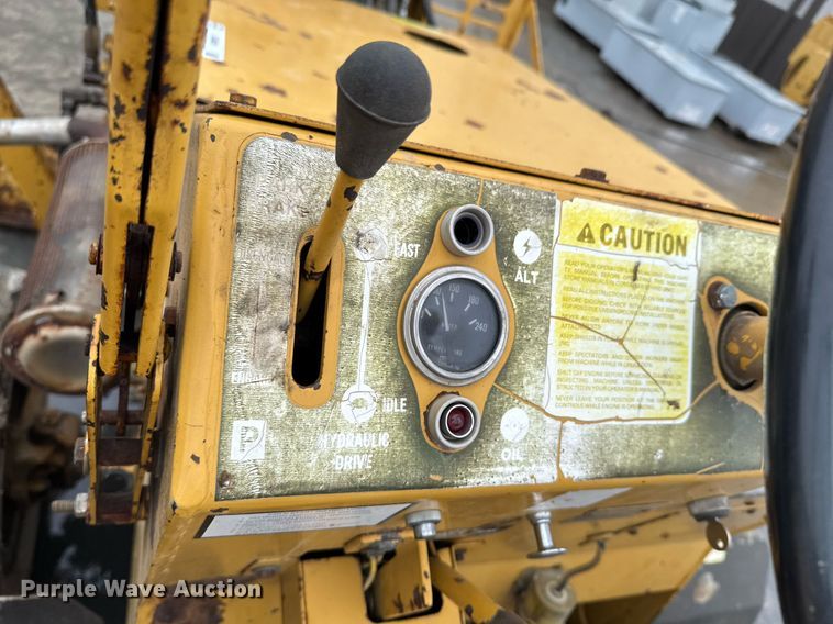 image for item DO0291 1986 Vermeer V-440 trencher