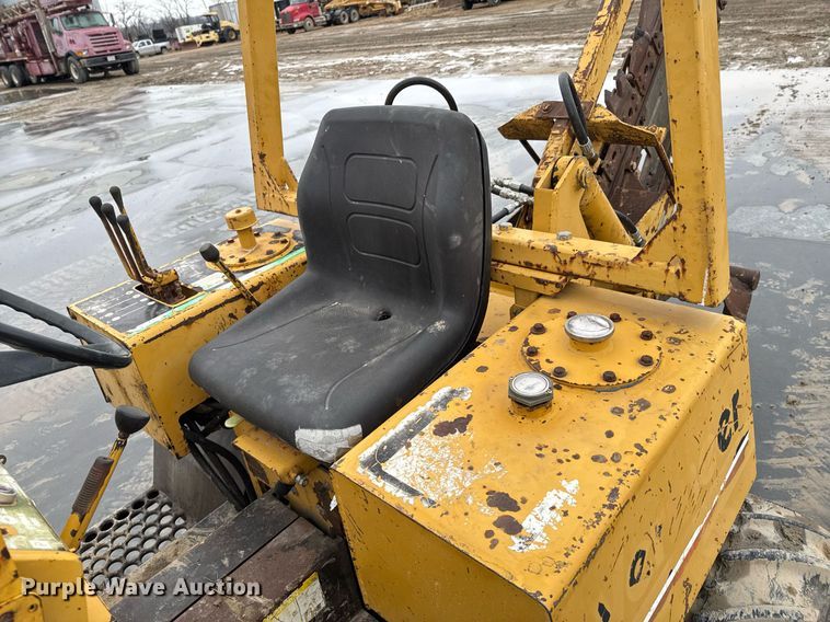 image for item DO0291 1986 Vermeer V-440 trencher