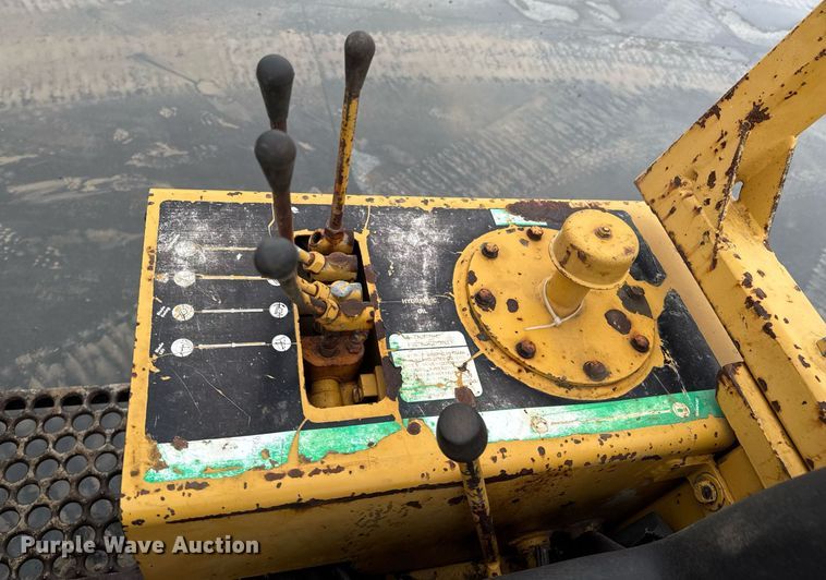 image for item DO0291 1986 Vermeer V-440 trencher