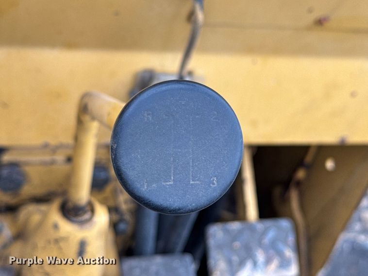 image for item DO0291 1986 Vermeer V-440 trencher