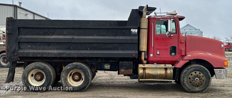 image for item DO0299 1995 International 9200 dump truck