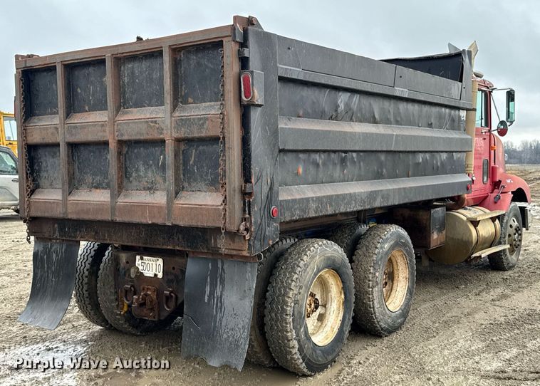 image for item DO0299 1995 International 9200 dump truck
