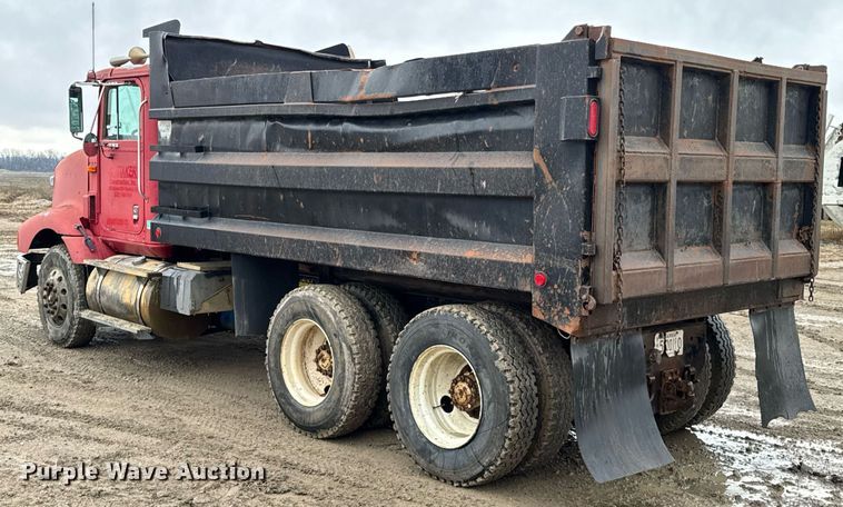 image for item DO0299 1995 International 9200 dump truck