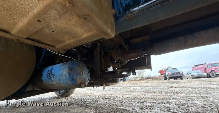 image for item DO0299 1995 International 9200 dump truck