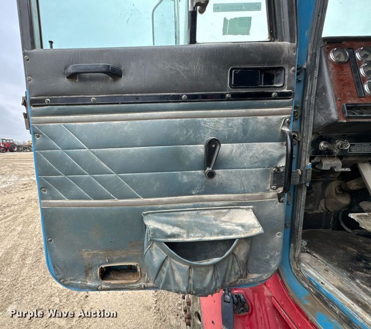 image for item DO0299 1995 International 9200 dump truck