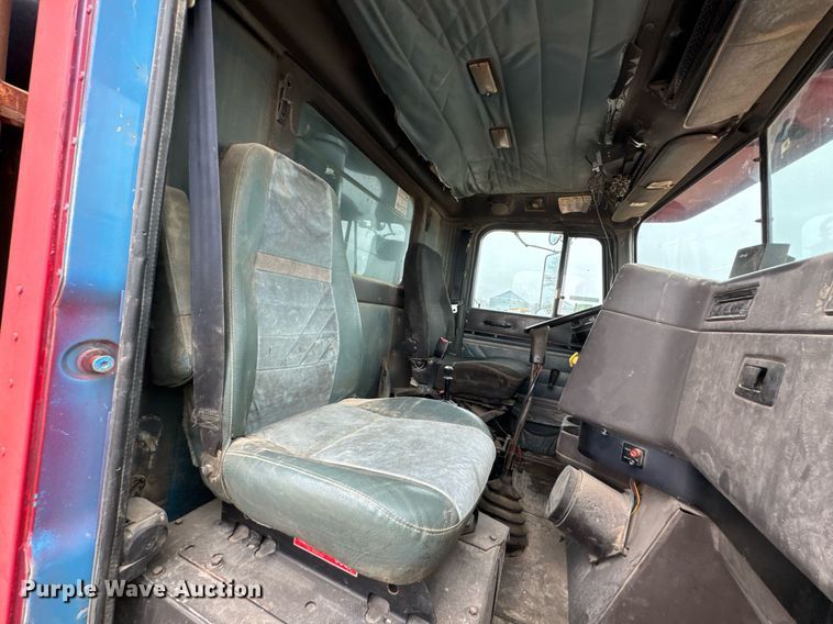 image for item DO0299 1995 International 9200 dump truck