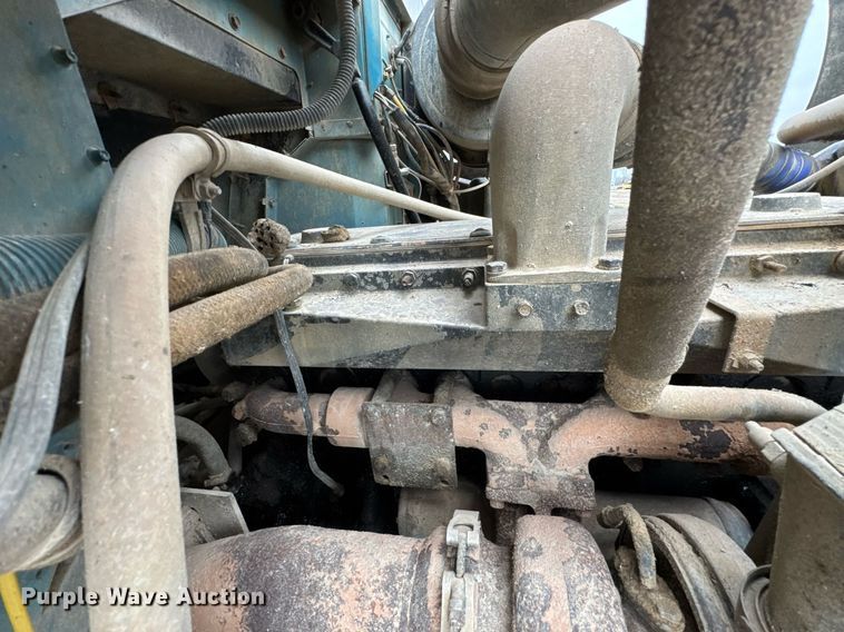 image for item DO0299 1995 International 9200 dump truck