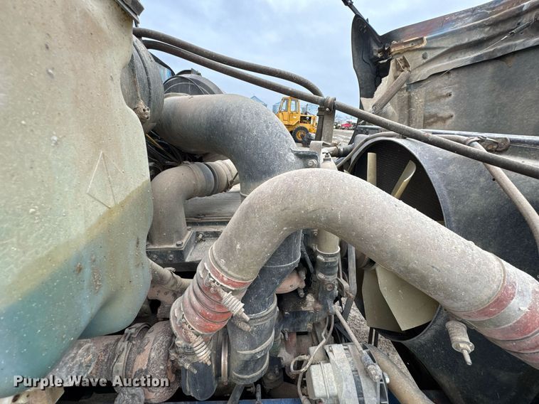 image for item DO0299 1995 International 9200 dump truck