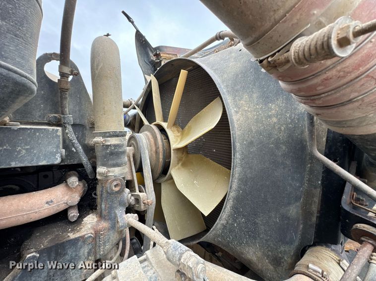 image for item DO0299 1995 International 9200 dump truck