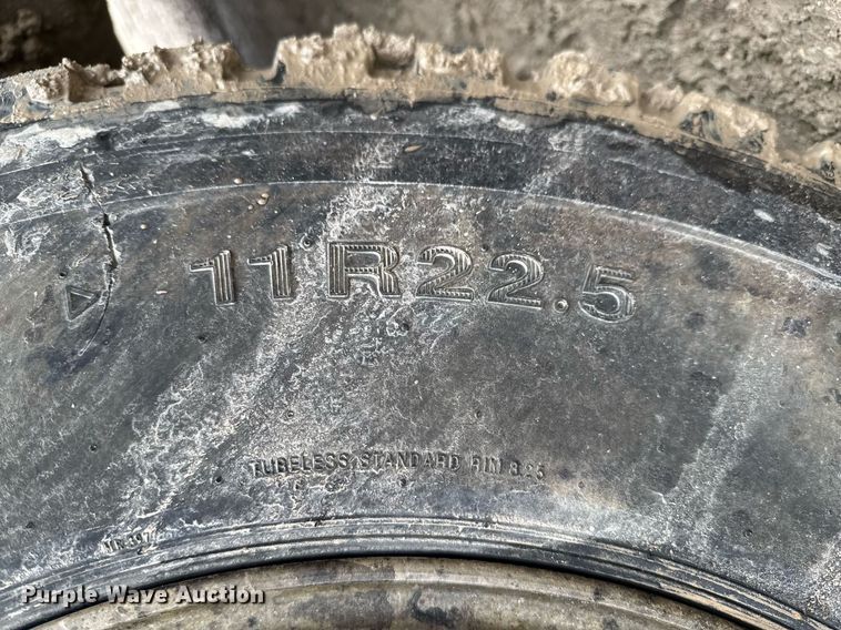 image for item DO0299 1995 International 9200 dump truck