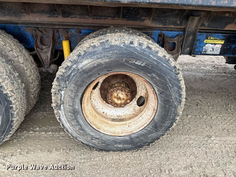 image for item DO0299 1995 International 9200 dump truck