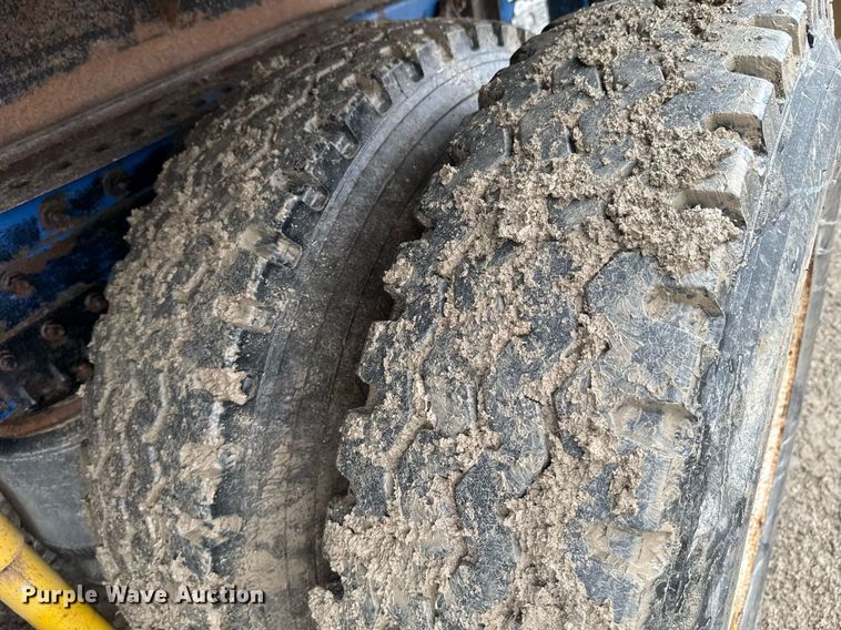 image for item DO0299 1995 International 9200 dump truck