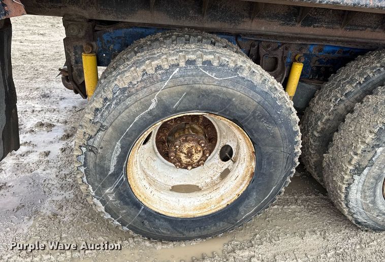 image for item DO0299 1995 International 9200 dump truck