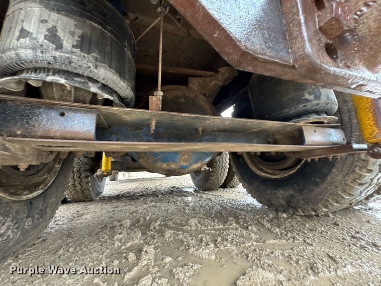 image for item DO0299 1995 International 9200 dump truck