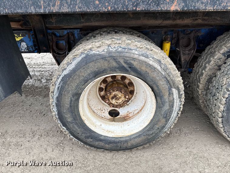 image for item DO0299 1995 International 9200 dump truck