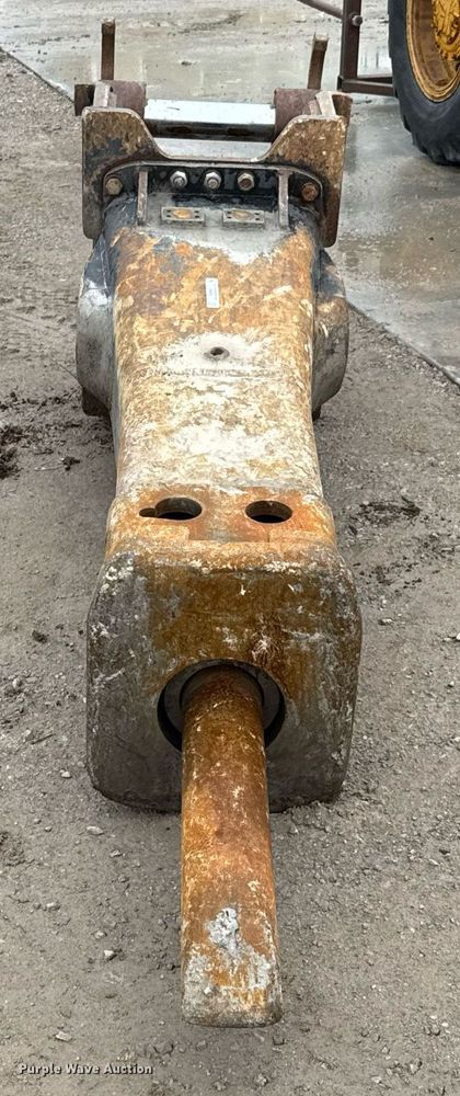 image for item DO0301 Caterpillar  H130 Breaker