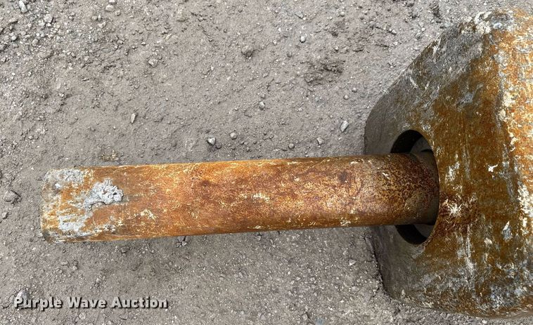 image for item DO0301 Caterpillar  H130 Breaker