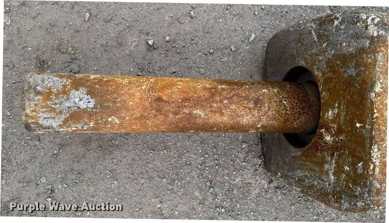 image for item DO0301 Caterpillar  H130 Breaker