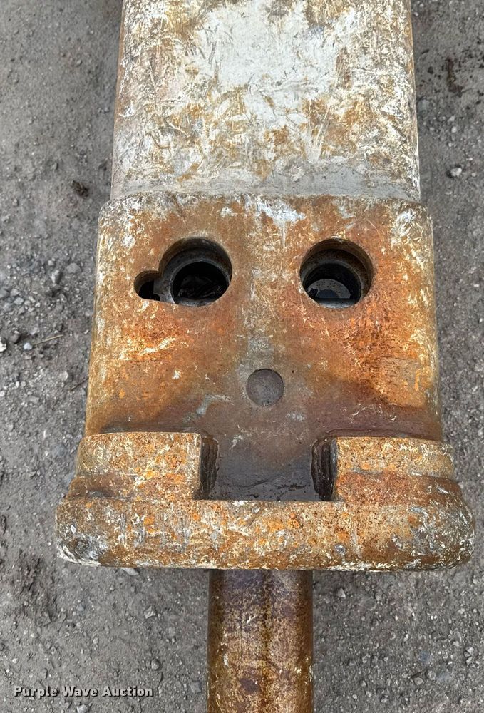 image for item DO0301 Caterpillar  H130 Breaker