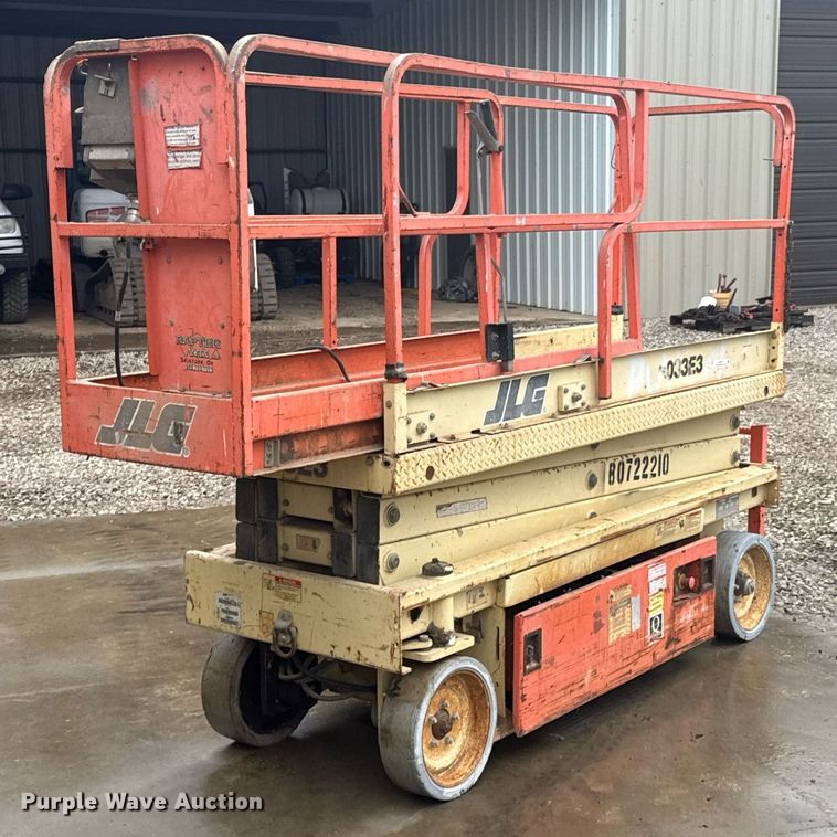 image for item DO0367 JLG 2033E3 scissor lift