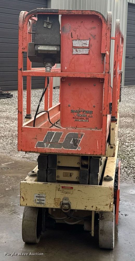 image for item DO0367 JLG 2033E3 scissor lift
