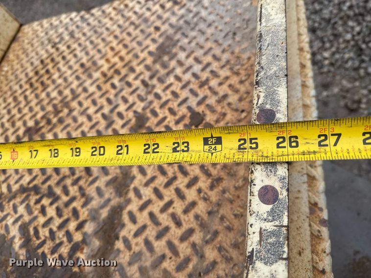 image for item DO0367 JLG 2033E3 scissor lift