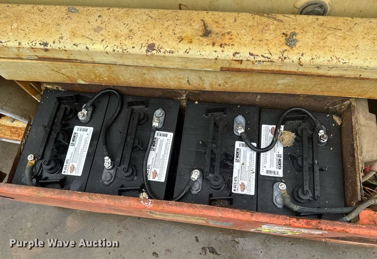 image for item DO0367 JLG 2033E3 scissor lift