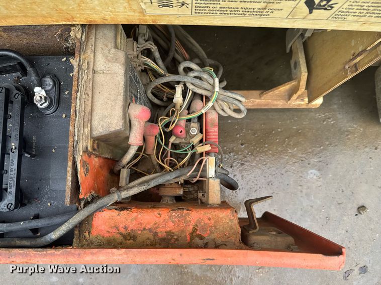 image for item DO0367 JLG 2033E3 scissor lift