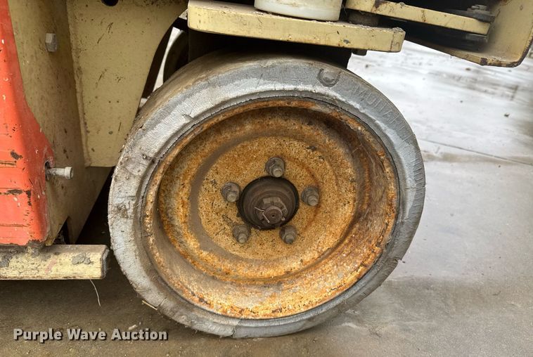 image for item DO0367 JLG 2033E3 scissor lift