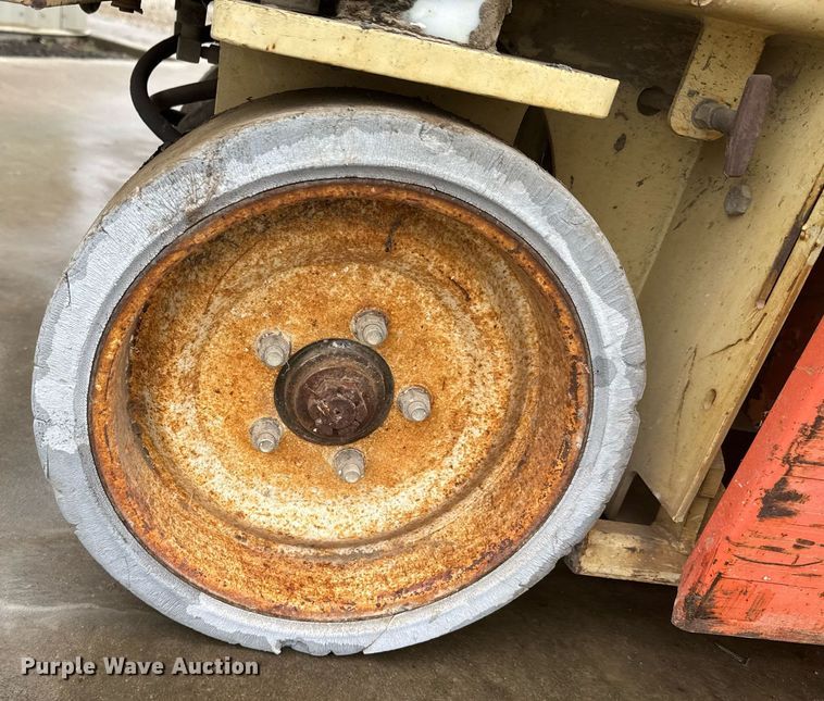 image for item DO0367 JLG 2033E3 scissor lift